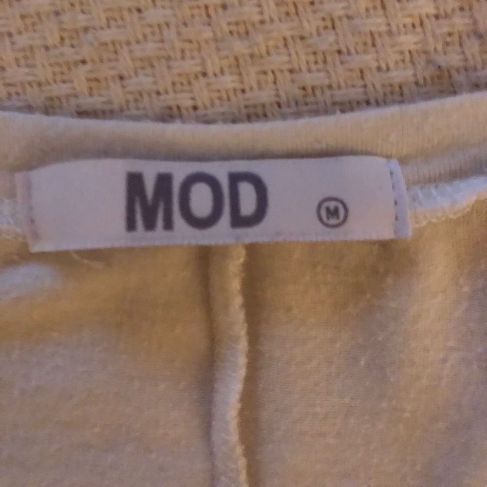 Mod white v-neck - Picture 2 of 2